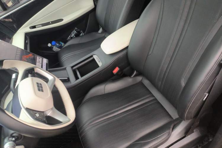 Used Geely Galaxy L7 2024 1.5T 115 km PLUS Dragon Edition