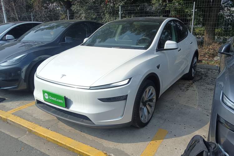 Used Tesla Model Y 2025 Rear-Wheel-Drive Version