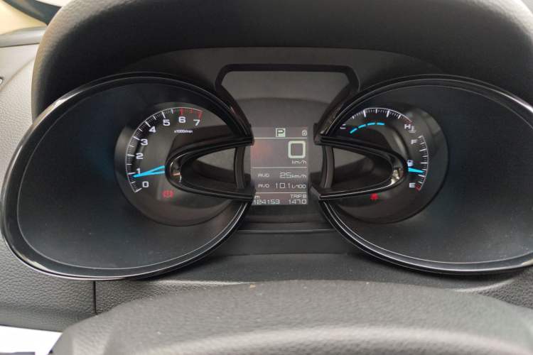 Used Dongfeng Aeolus AX7 2015 2.0L Automatic Zhiyi Trim
