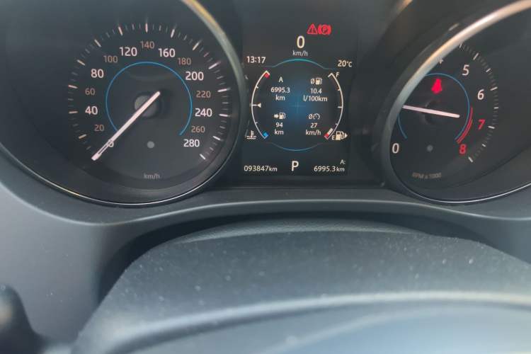 Used Jaguar F-PACE 2018 2.0T Two-Wheel Drive Urban Deluxe Edition Odometer Close Up