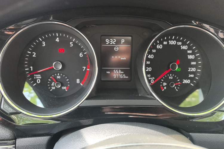 Used Volkswagen Sagitar 2015 230TSI Automatic Comfort Version