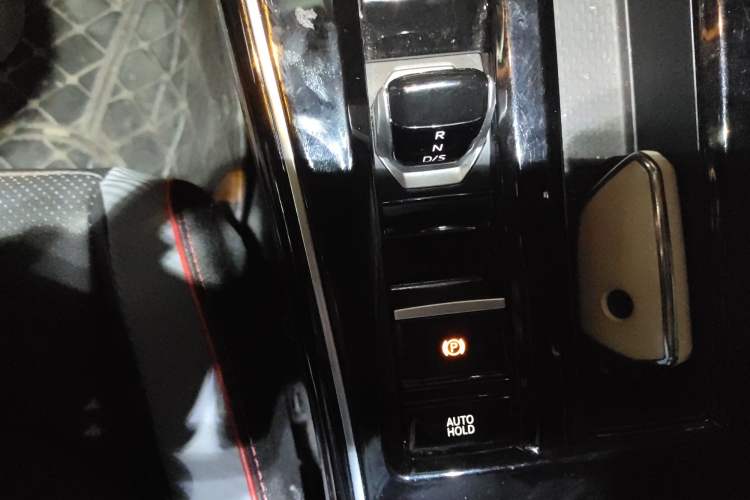 Used Volkswagen Lamando 2023 Lavida L 280TSI DSG Cool & Spicy Edition Gear Lever