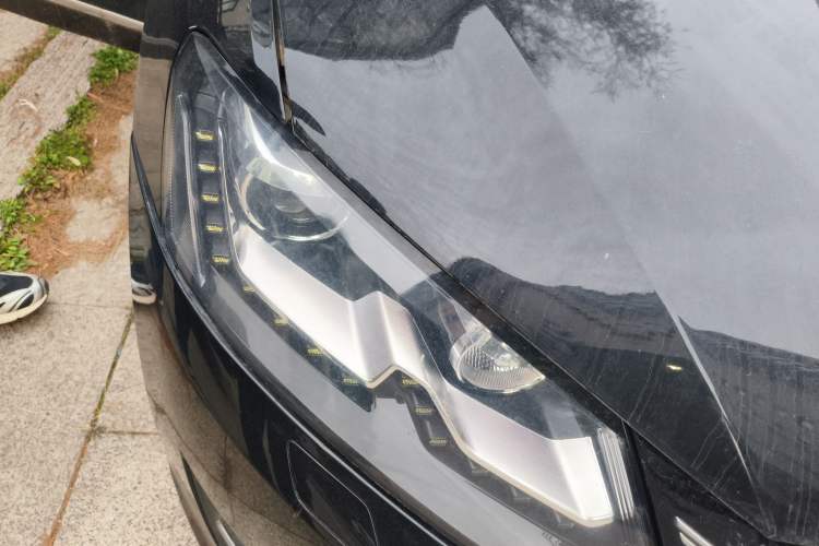 Used Volkswagen Passat 2011 3.0L V6 DSG Flagship Deluxe Edition Right Front Headlight