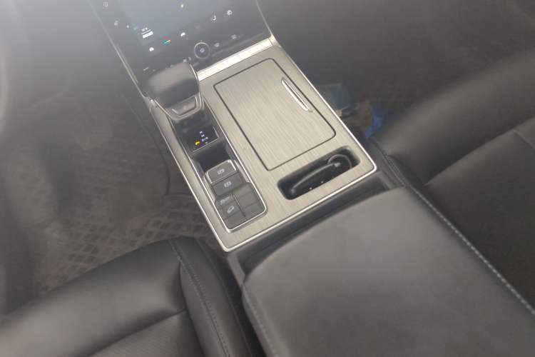 Used Roewe RX5 2022 330TGI Automatic National Style Edition
