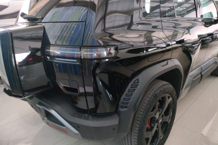 Used Formula Leopard Titanium 3 2025 501 km Four-Wheel Drive Drone Edition
