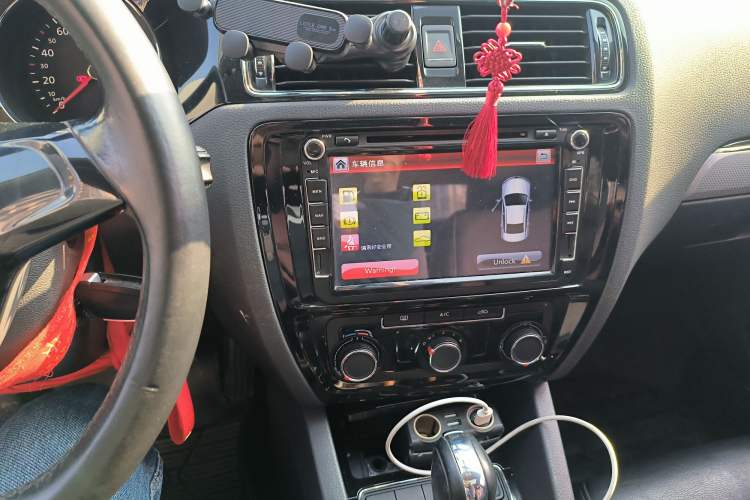 Used Volkswagen Sagitar 2015 1.6L Automatic Comfort Model
