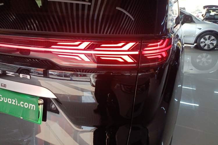 Used Denza D9 2022 EV 600 Four-Wheel Drive Flagship Model