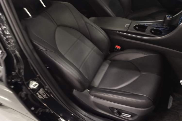 Used Toyota Avalon 2023 2.0L Luxury Edition Right Front Seat