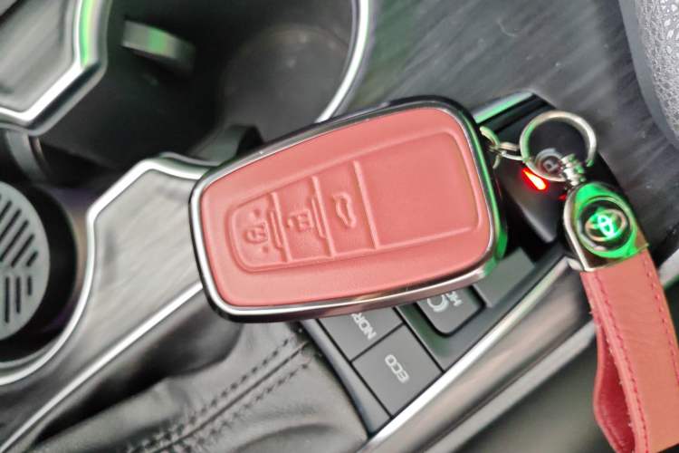 Used Toyota Camry 2021 Dual-Motor 2.5HG Luxury Edition Vehicle Key