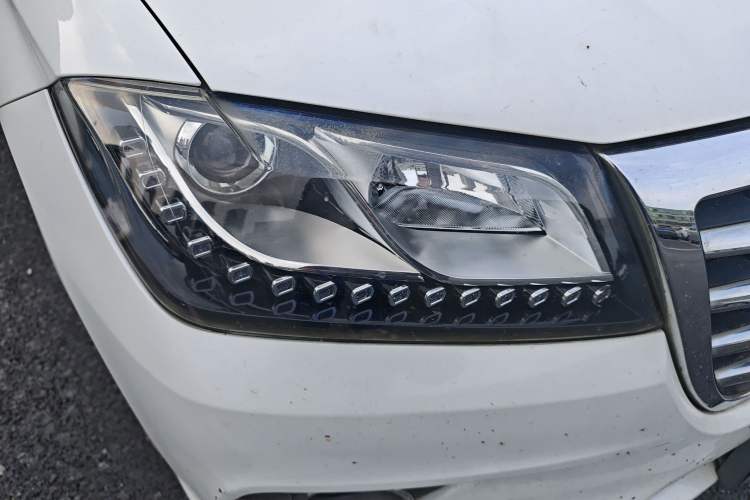 Used Haval H2 2016 Red-Label 1.5T Manual Two-Wheel Drive Luxury Model