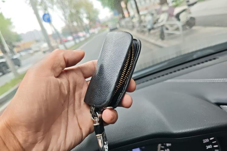 Used Infiniti Q50L 2018 2.0T Enjoyment Version China V Standard Vehicle Key