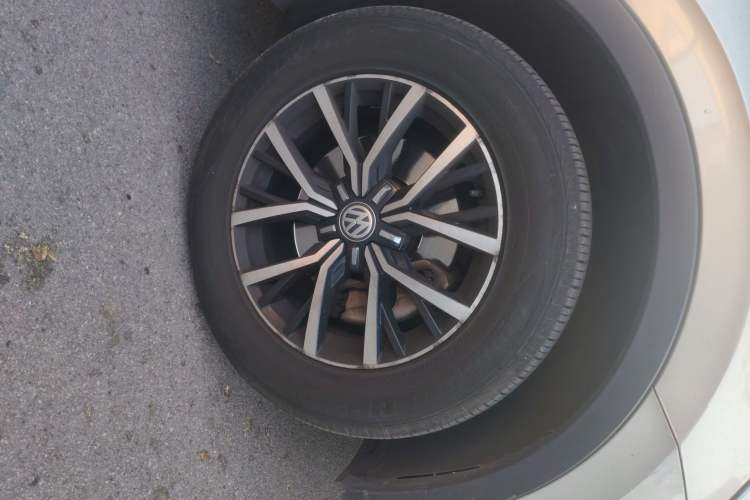 Used Volkswagen Tiguan L New Energy 2019 430 PHEV Hybrid Flagship Model Right Front Wheel Hub