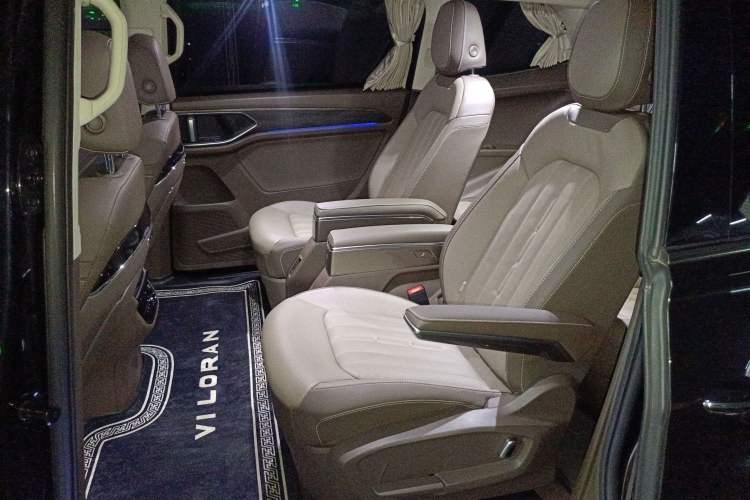 Used Volkswagen Viloran 2023 Revised Version 380TSI Luxury Edition Left Rear Seat