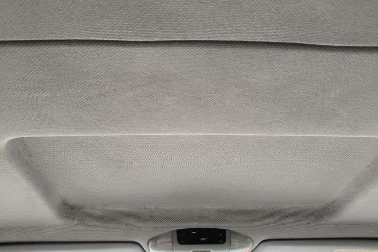 Used Mercedes-Benz Vito 2011 2.5L 7-seater executive version Headliner