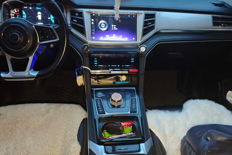 Used Zotye Domy X7 2017 Upgraded Edition 2.0T DCT Huangshan Model 7 Seats
