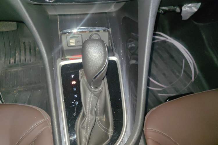 Used Buick GL6 2019 18T 6-Seater Connected Luxury Version China VI Standard
