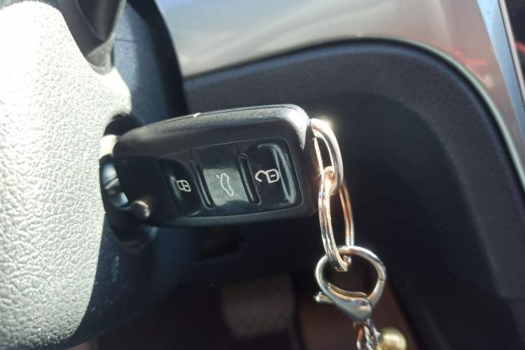 Used Volkswagen Gran Lavida 2013 1.6L Automatic Comfort Model
