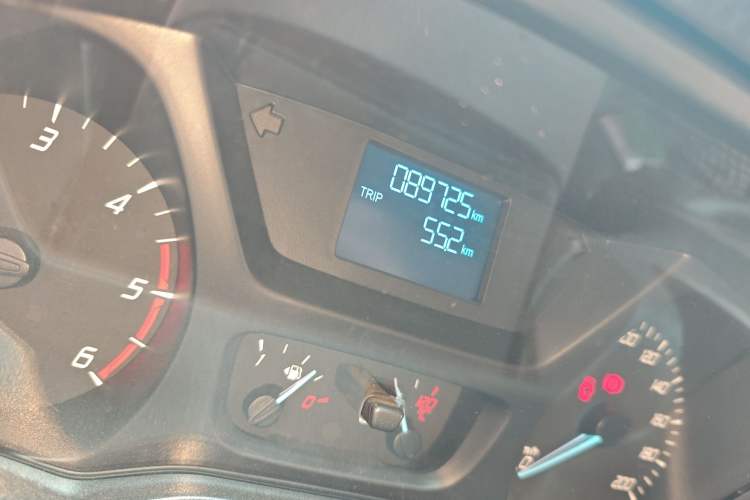 Used Ford Transit 2019 2.0T Diesel Multi-Purpose Commercial Vehicle Mid-Drive Mid-Roof 6-Seater China VI Standard