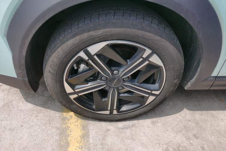 Used Lynk & Co 06 EM-P 2023 EM-P 126 Long-Range Halo Left Front Wheel Hub