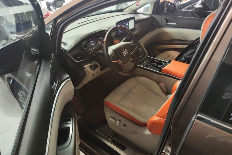 Used Buick GL8 2021 Land Cruiser Executive Class 652T Luxury Model
