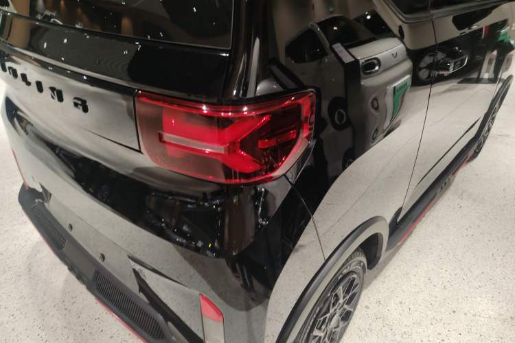 Used Wuling Hongguang MINIEV 2022 GAMEBOY 200km Gaming Edition with Lithium Iron Phosphate Right Rear Taillight