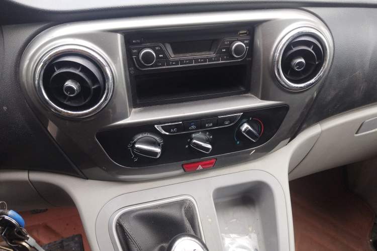 Used JAC Refine M3 2016 IKEA Edition 1.6L Luxury Model Audio And AC Panel