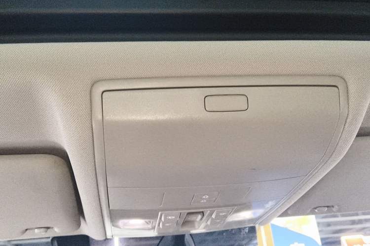 Used Volkswagen Tiguan L 2021 330TSI Automatic Two-Wheel Drive R-Line Enhanced Edition
