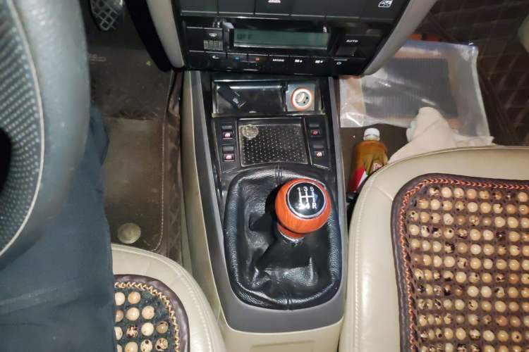 Used Volkswagen Santana Vista 2008 1.8L Manual Comfort Edition Gear Lever