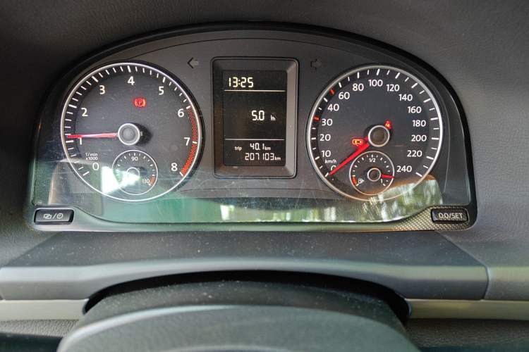 Used Volkswagen Touran 2015 1.4T Manual Fashion Edition 5-Seater
