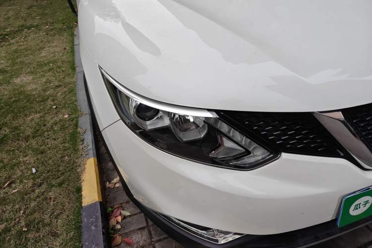 Used Nissan Qashqai 2016 2.0L CVT Elite Edition Right Front Headlight