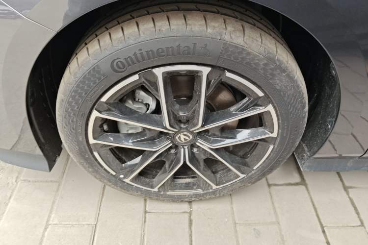 Used CHANGAN UNI-V iDD 2024 Blue Whale Smart Electric iDD 136km ZhiKu Model
