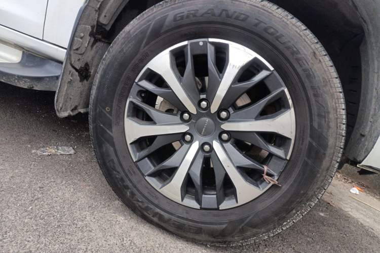 Used SAIC MAXUS T70 2021 2.0T Diesel Automatic 4x4 Elite Version with Long Bed and High Ground Clearance
