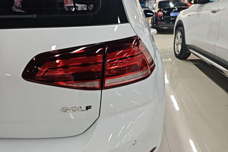 Used Volkswagen Golf 2018 1.6L Automatic Fashion Model Right Rear Taillight