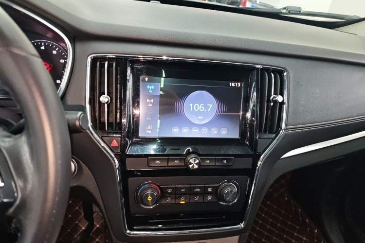 Used Roewe RX5 2016 20T Two-Wheel Drive Automatic Flagship Edition
