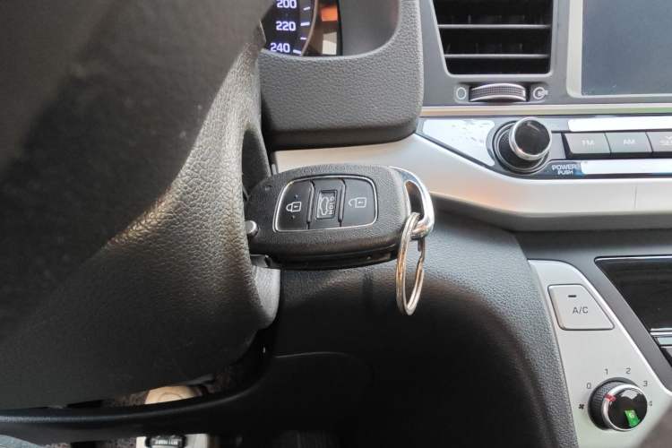 Used Hyundai Elantra (6th Generation / Lingdong) 2016 1.6L Automatic ZhiXuan – Elite Version