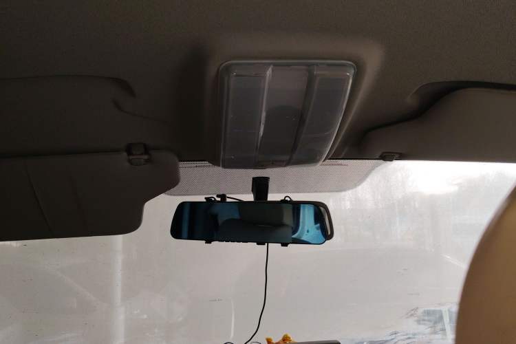 Used SAIC MAXUS Xintu V80 2024 Aotuntong 6MT Short-Wheelbase Ultra-Low Roof 127 Ps 5-Seater