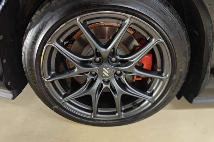 Used IM L6 2024 Max Standard Edition Right Rear Wheel Hub