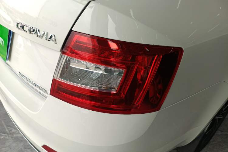 Used Skoda Octavia 2017 1.6L Automatic Smart Drive Edition
