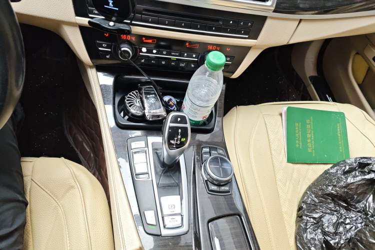 Used BMW 5 Series 2013 535Li Luxury Model Gear Lever