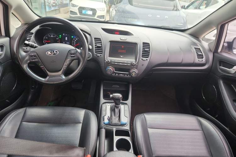 Used Kia K3 2017 1.6L Automatic 15th Anniversary Special Edition GLS Center Console