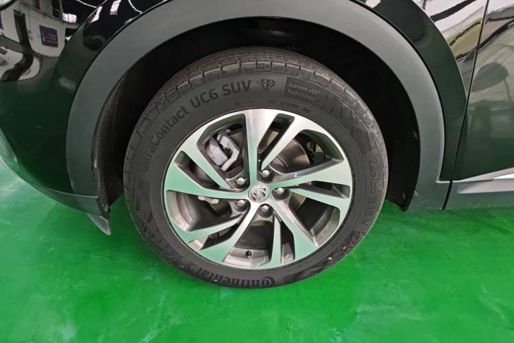 Used Buick Envision 2022 Encore S 552T Two-Wheel-Drive Luxury Model