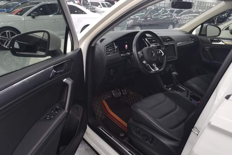 Used Volkswagen Tiguan L 2021 330TSI Automatic Two-Wheel Drive R-Line Enhanced Edition Driver Seat