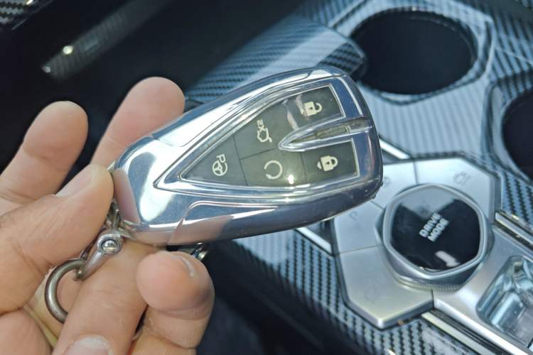 Used CHANGAN UNI-V 2022 1.5T Smart Navigation Version Vehicle Key