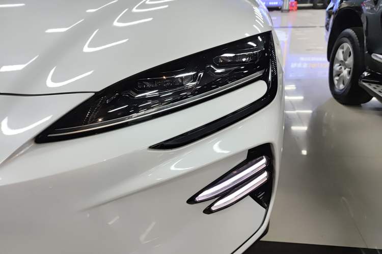 Used BYD Song PLUS New Energy 2023 Champion Edition EV 520KM Luxury Model