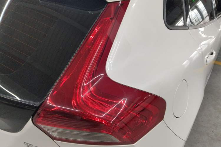 Used Volvo V40 2019 T3 Zhiyi Edition
