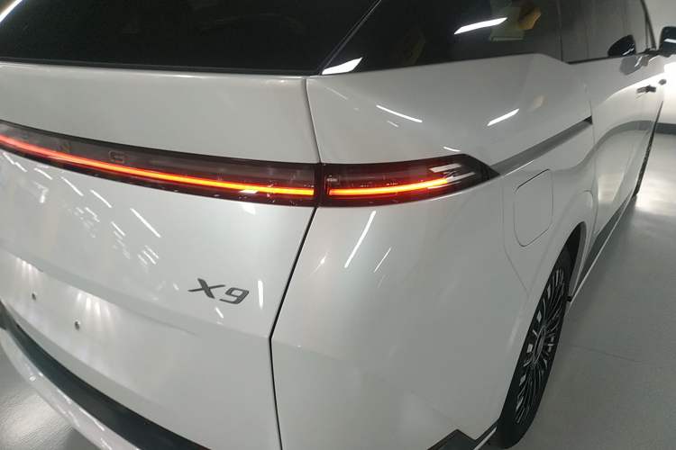 Used XPeng X9 2025 740 Ultra-Long Range Max
