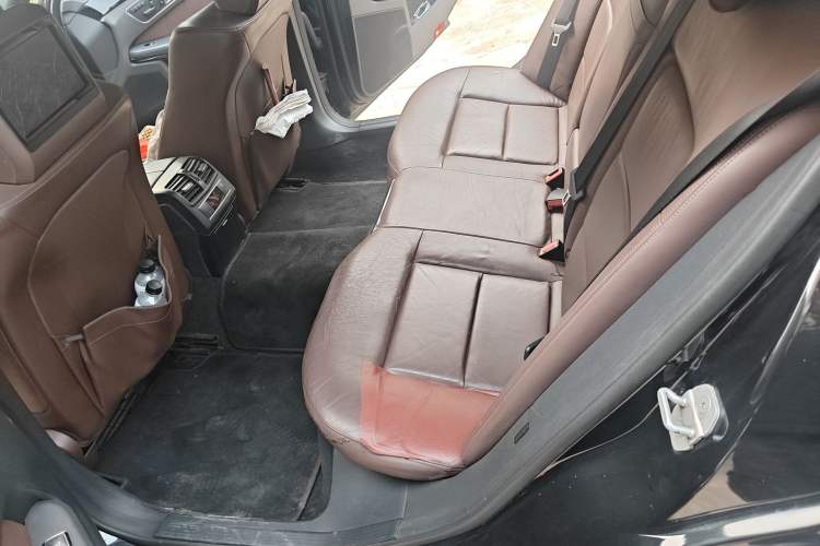 Used Mercedes-Benz E-Class 2010 E 300 L Fashion Model
