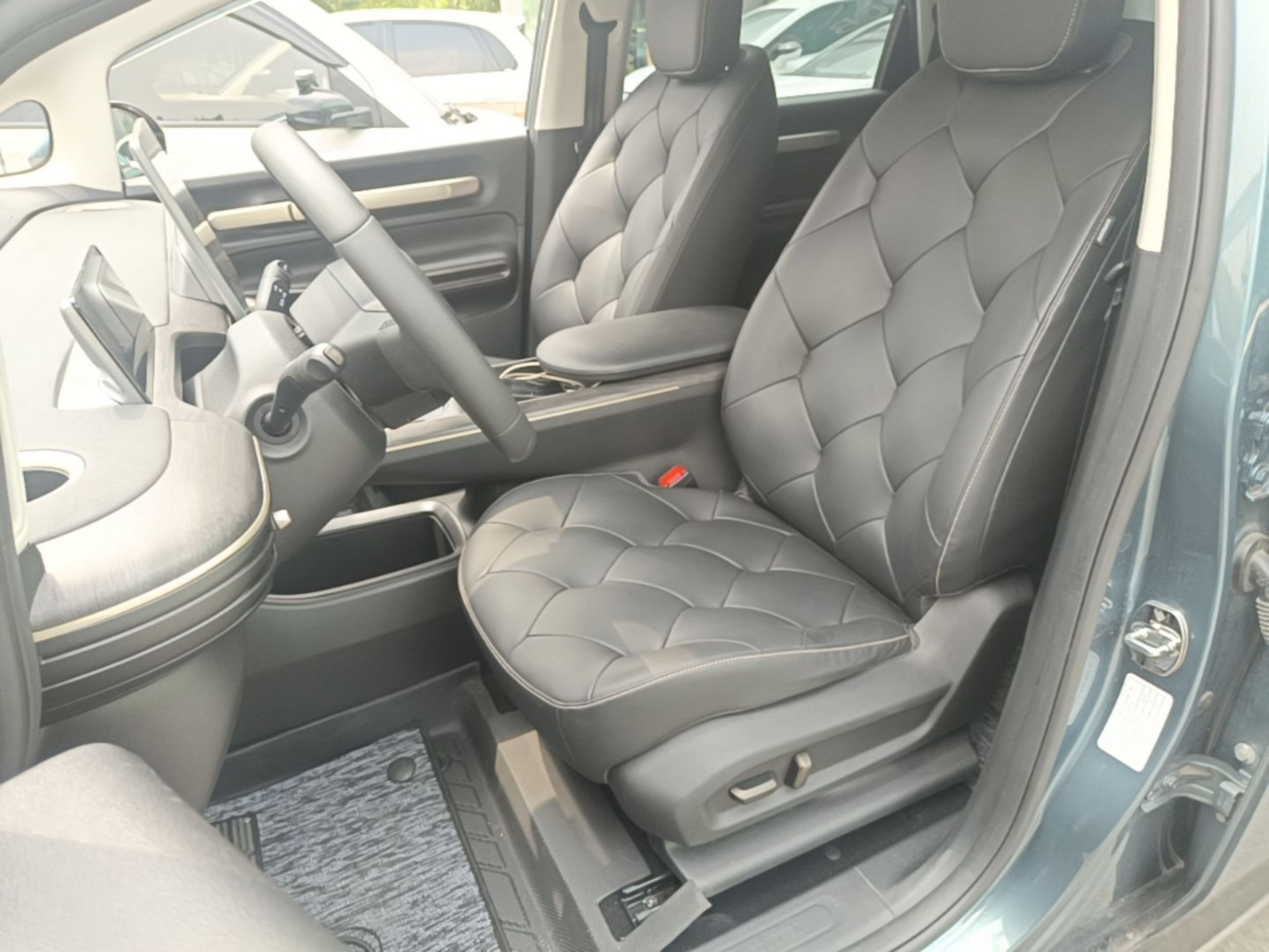Vordere Reihe im Auto