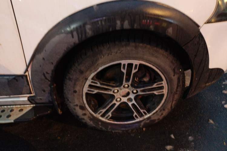 Used FORTHING Joyear SUV 2012 1.6L Luxury Model
