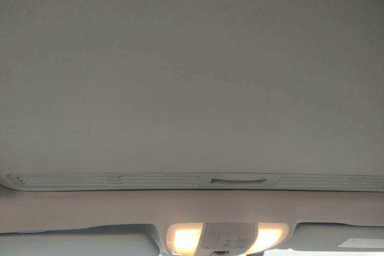 Used Mercedes-Benz C-Class 2010 C 200 CGI Fashion Model
